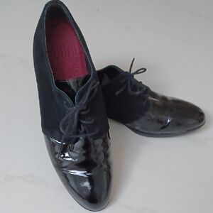 Munro Suede and Black Patent Leather Shoes 7.5 M